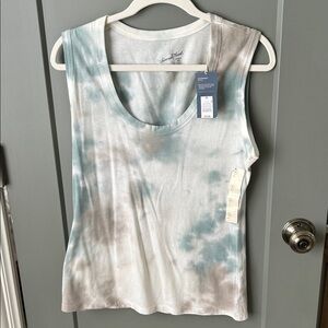 Universal Thread Blue and Cream Tie-Dye Tank Top women’s Size Medium